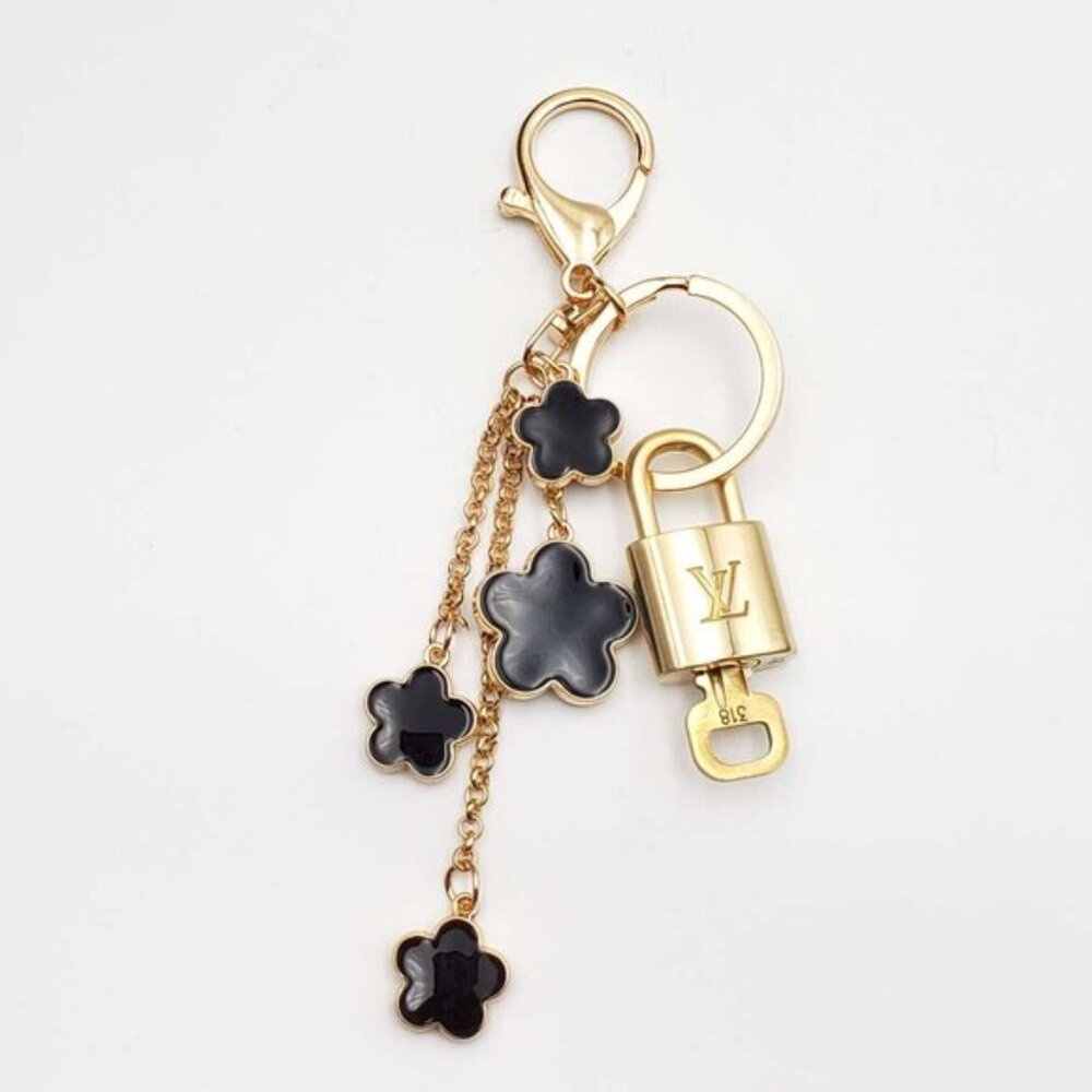 Louis Vuitton Gold Padlock 🔒 Key Set Authentic LV w/ Unbranded Flower Keychain
